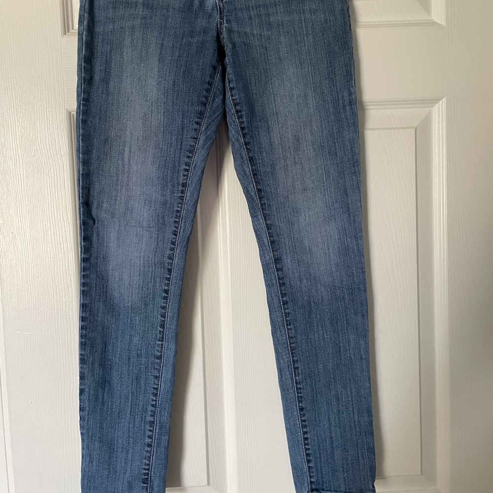 Low waisted Banana Republic skinny jeans